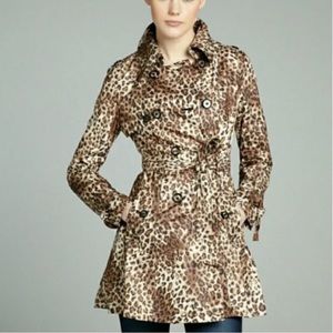 Betsey Johnson lightweight raincoat trench. Leopard print, corset back. Size: Sm